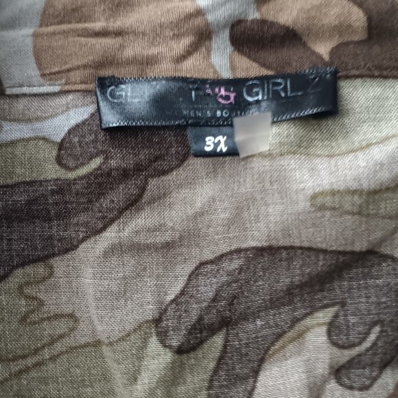 Beautiful blouse never worn 3x YOU ARE MISSING OUT IF YOU DONT BUY...BEAUTY - Picture 3 of 5